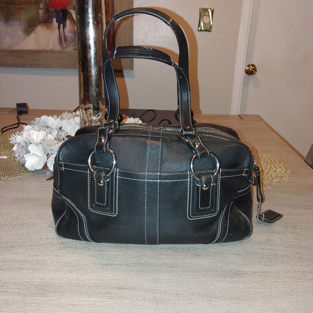 COACH BLACK LEATHER HANDBAG